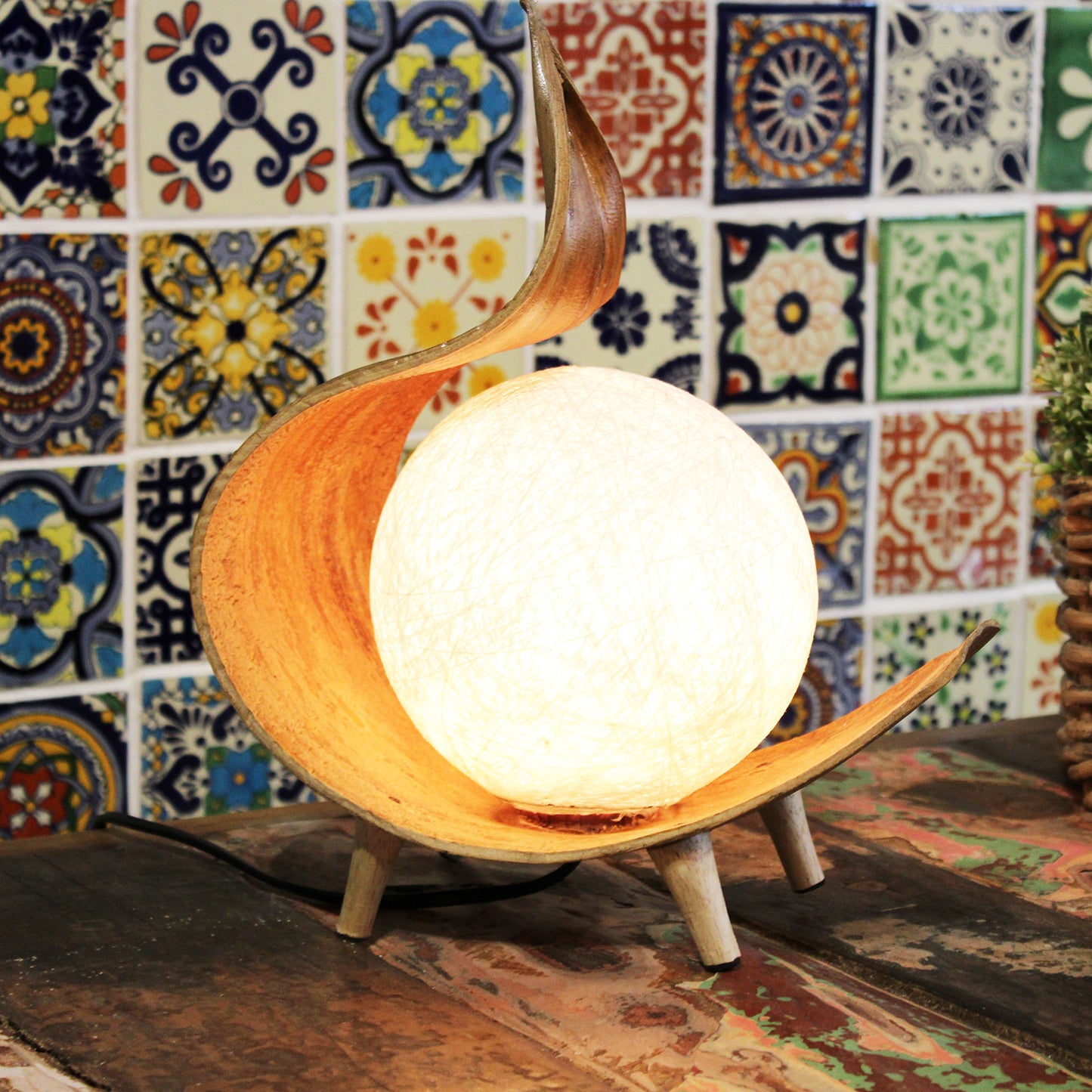 Lampe en noix de coco naturelle - Chocolat torsadé