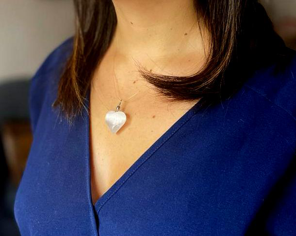 Pendentif cœur en sélénite