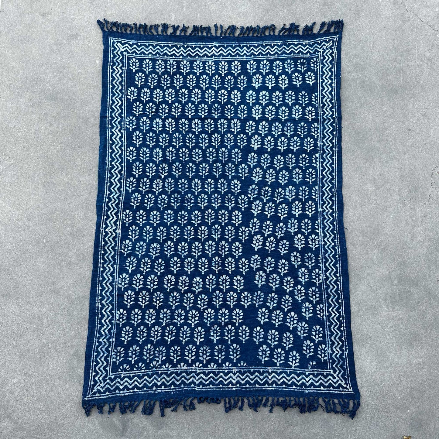 Handgemachte Indigodecke - 170x120cm - Chhota Flower