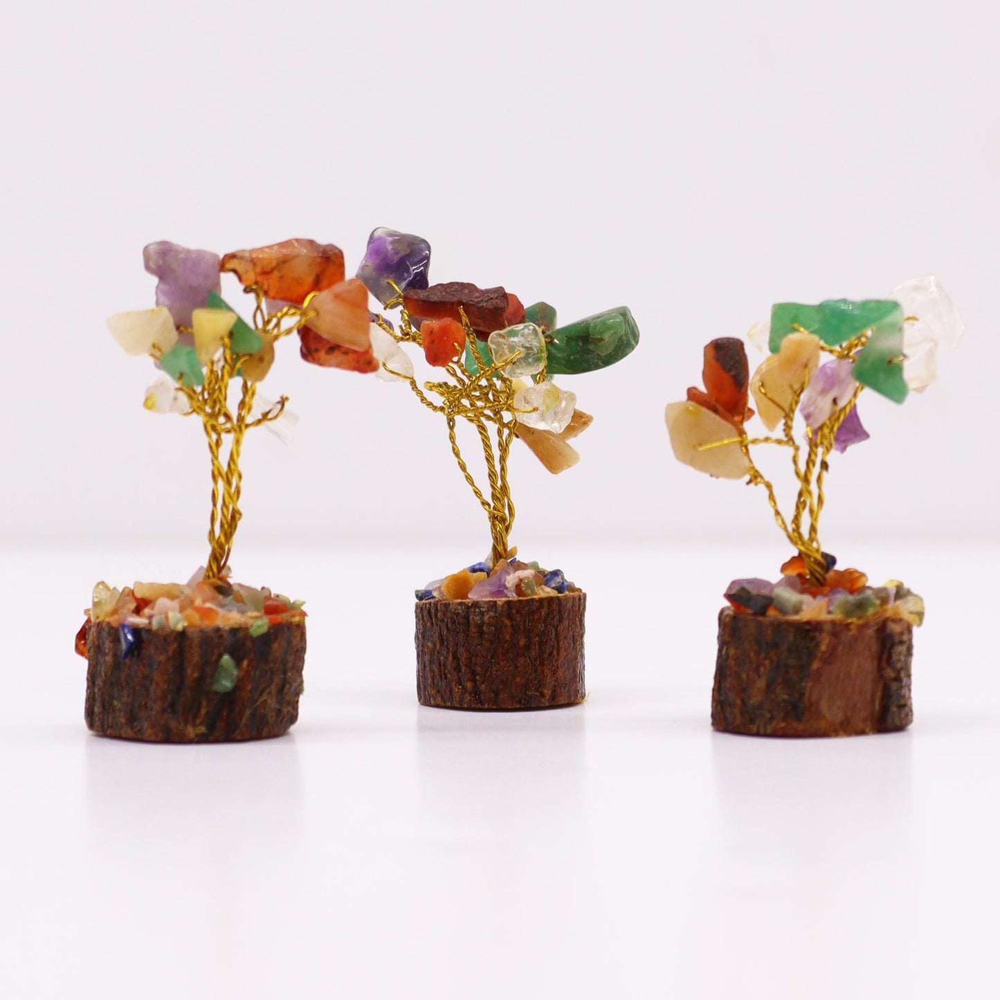 Mini arbre à pierres précieuses sur socle en bois – Multi-pierres (15 pierres)