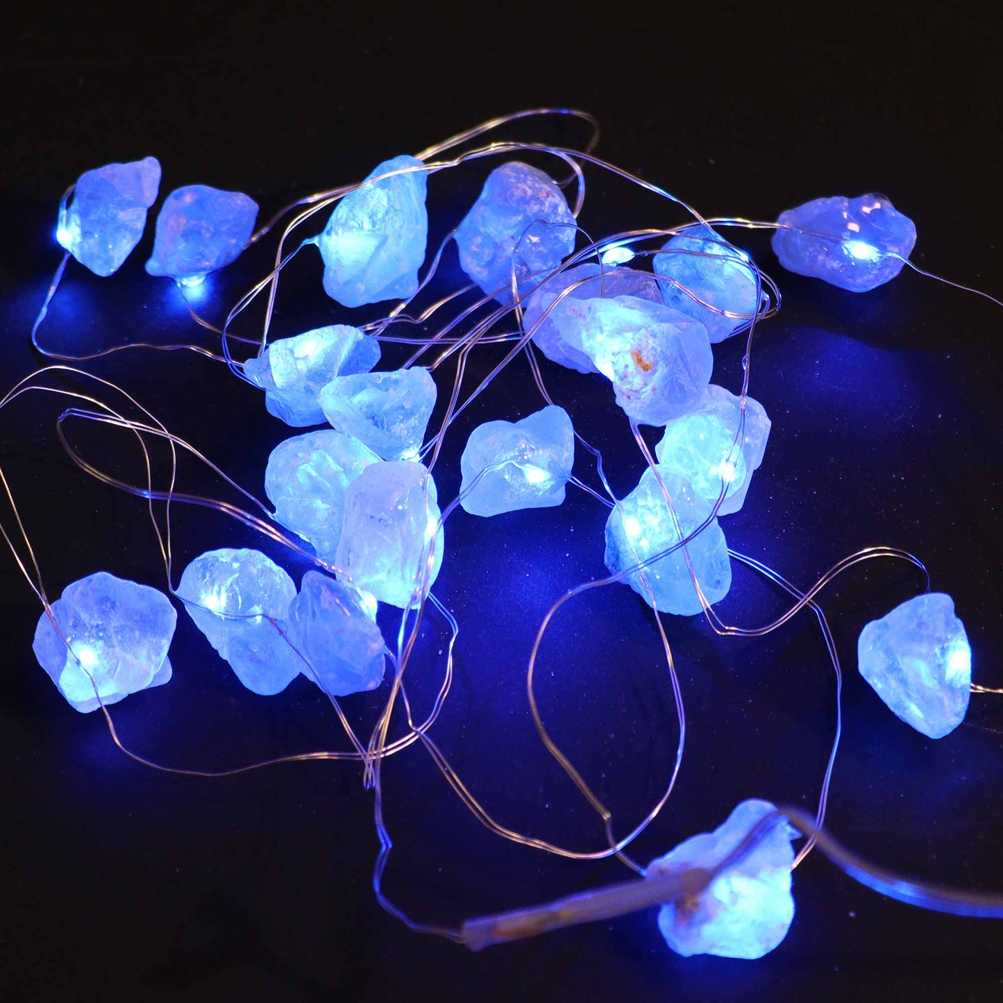 Lumières d'enchantement de pierres précieuses - Célestite