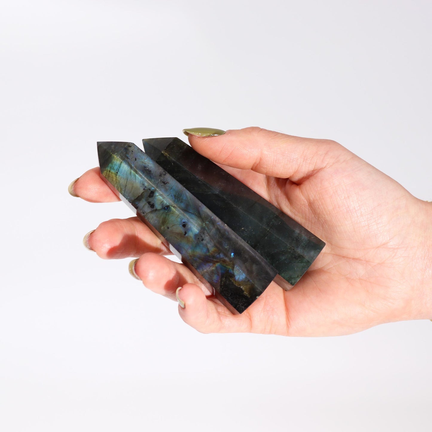 Pointes de labradorite de Madagascar (environ 63-93g 80x90mm)