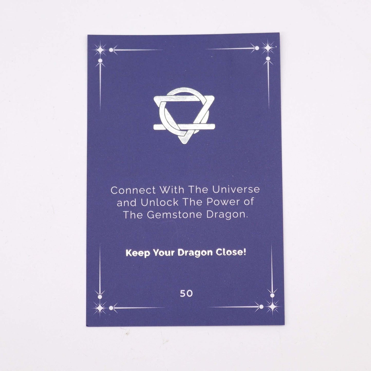 Grande pierre précieuse tête de dragon – Sodalite 60 x 30 x 35 mm