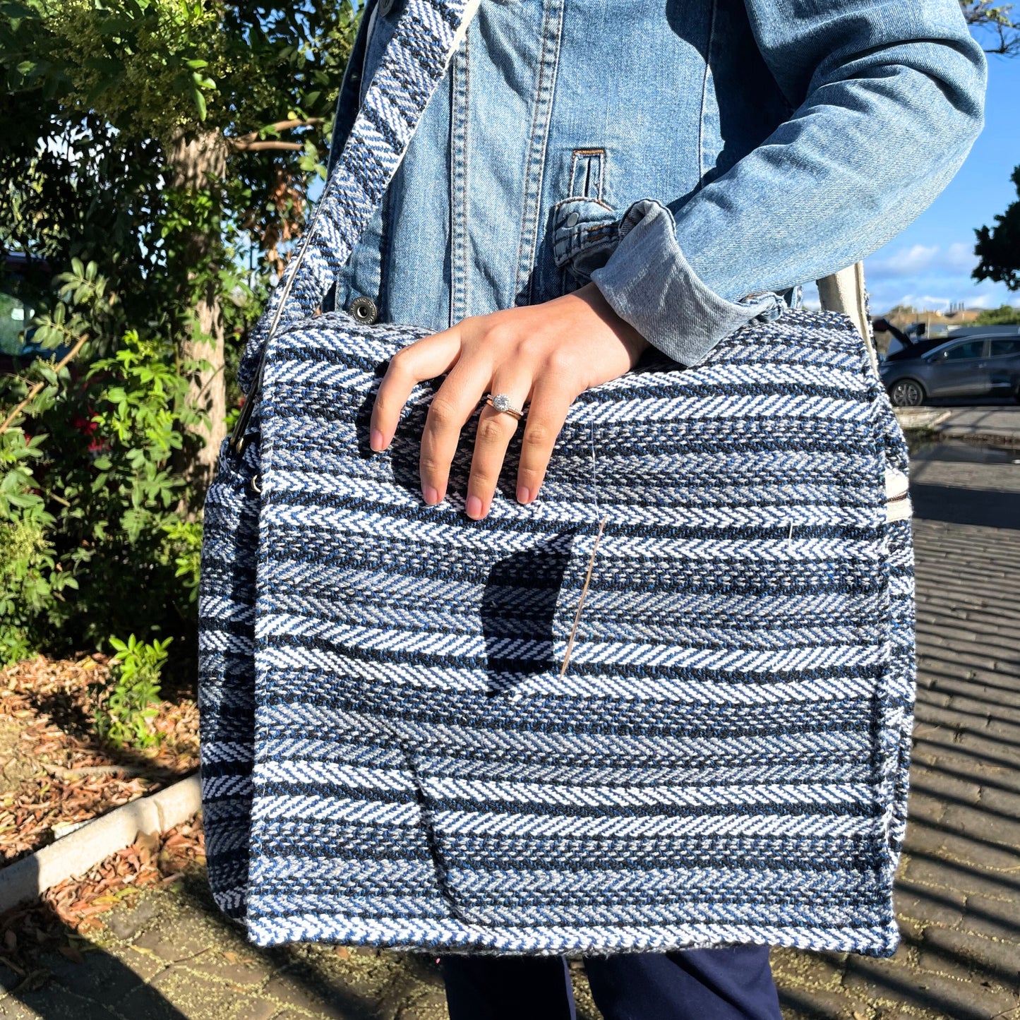 Sacoche souple pour ordinateur portable Banjar – Rayures bleues
