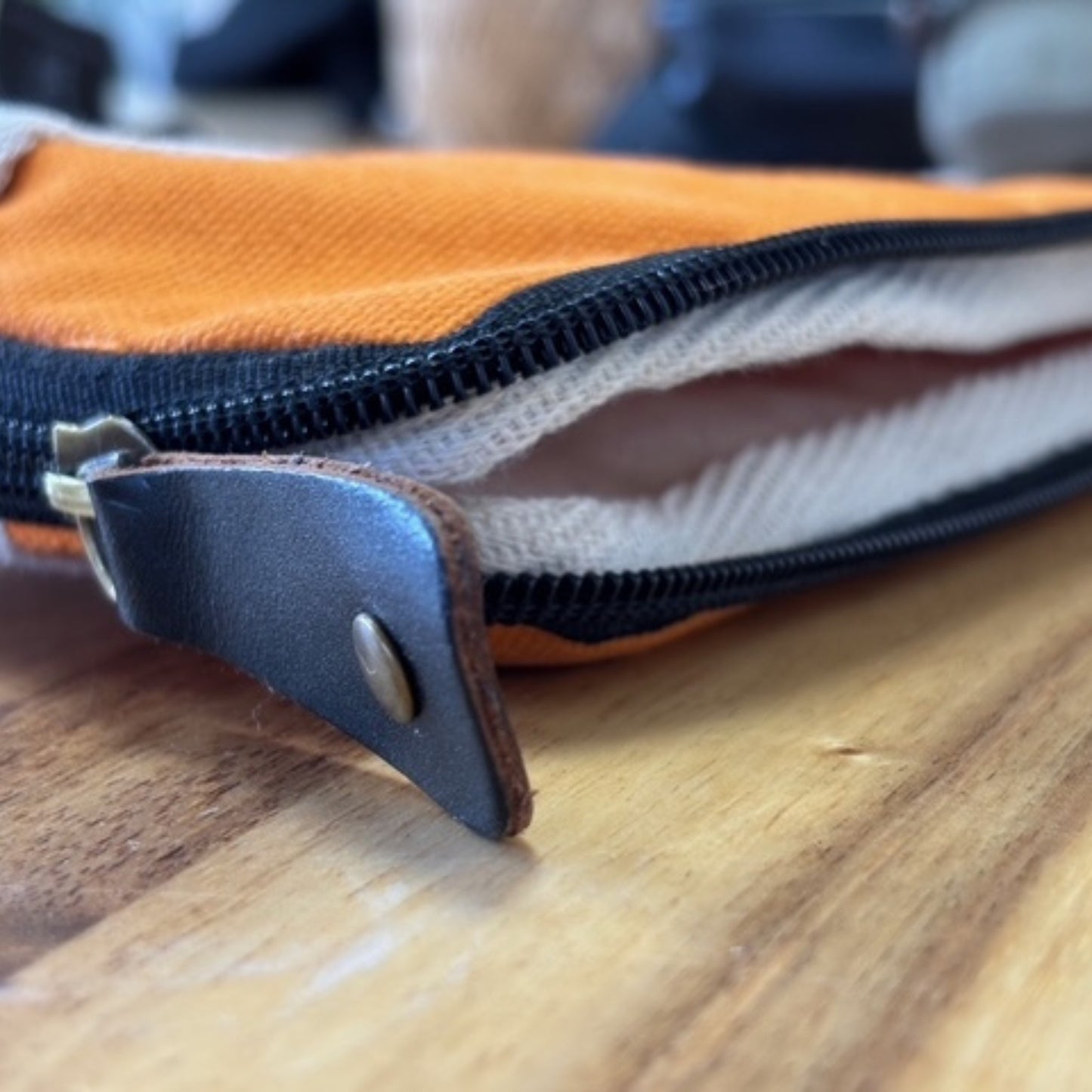 Housse pour ordinateur portable en toile Hop Hare - Orange