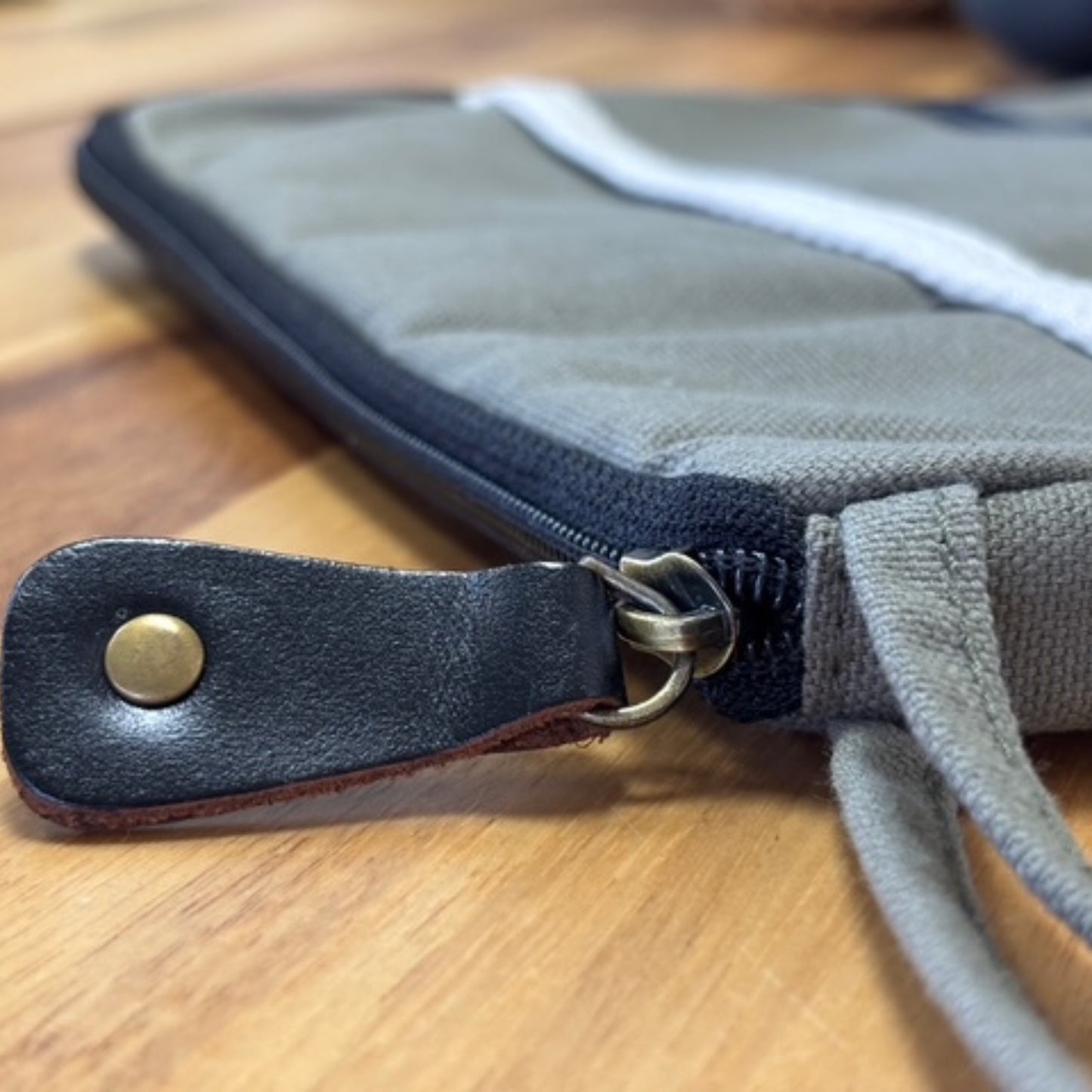 Grande housse en toile pour ordinateur portable - Olive