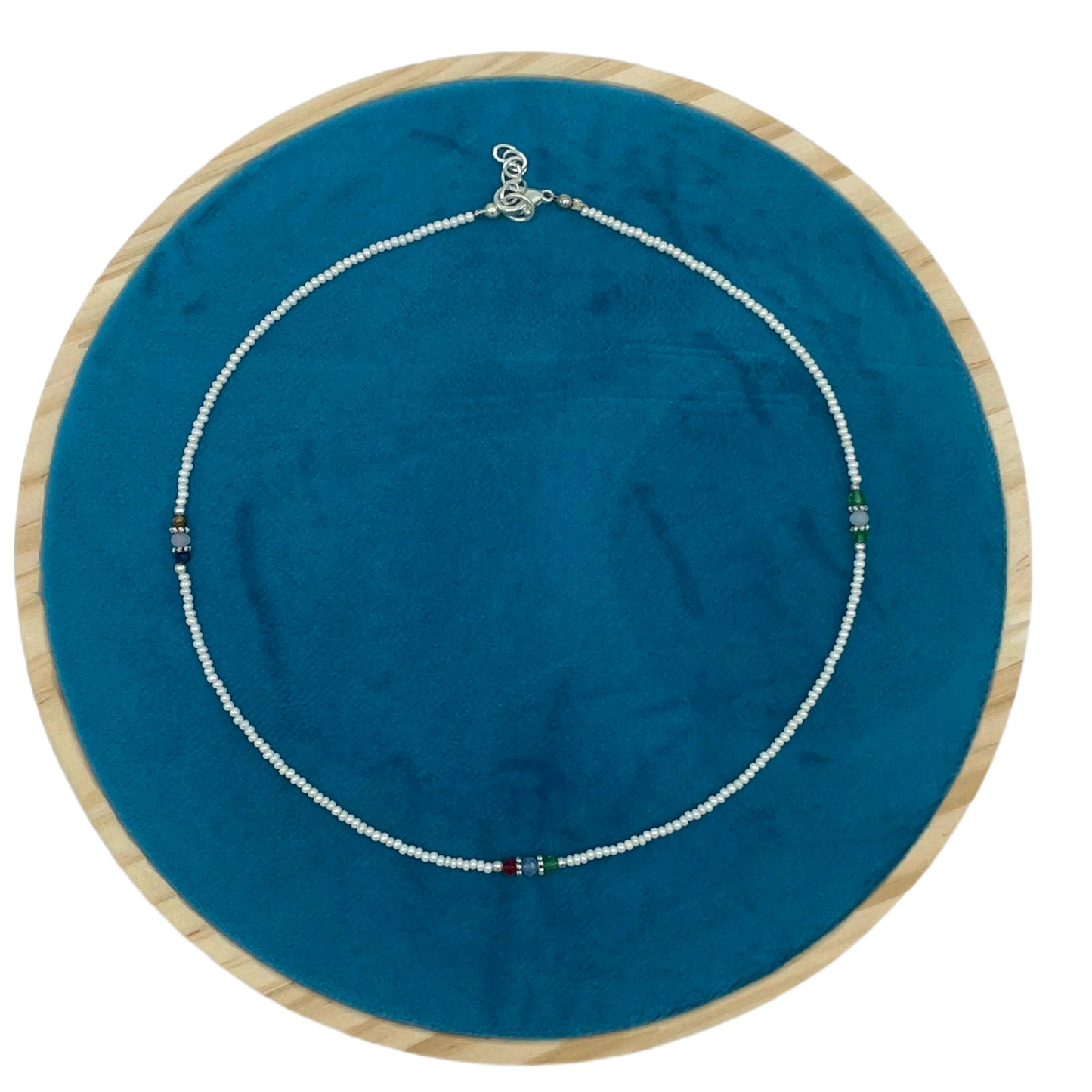 Collier en pierres précieuses extra-fines du Népal - Perles et perles sculptées
