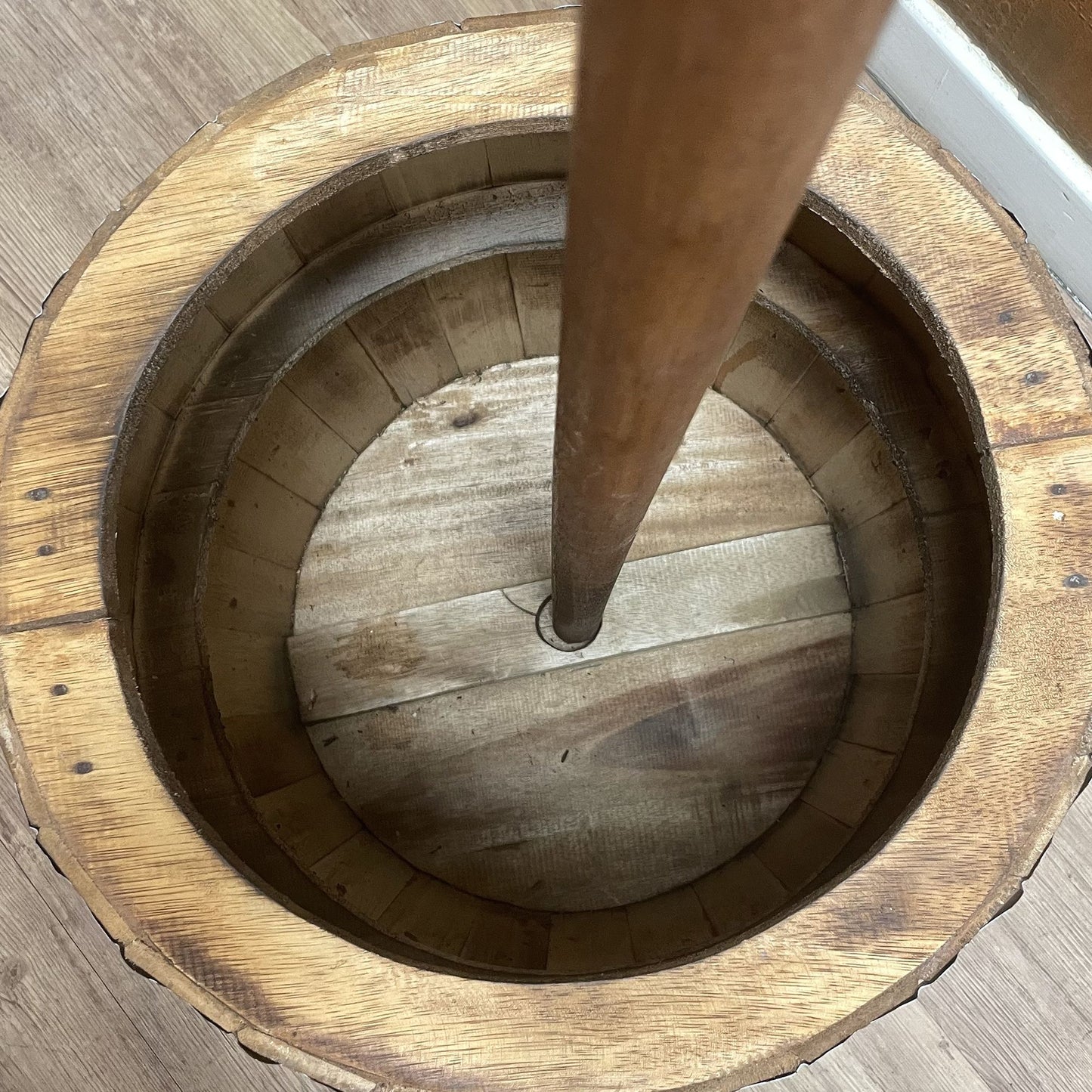 Table et porte-parapluie pour fûts de bière - Naturel