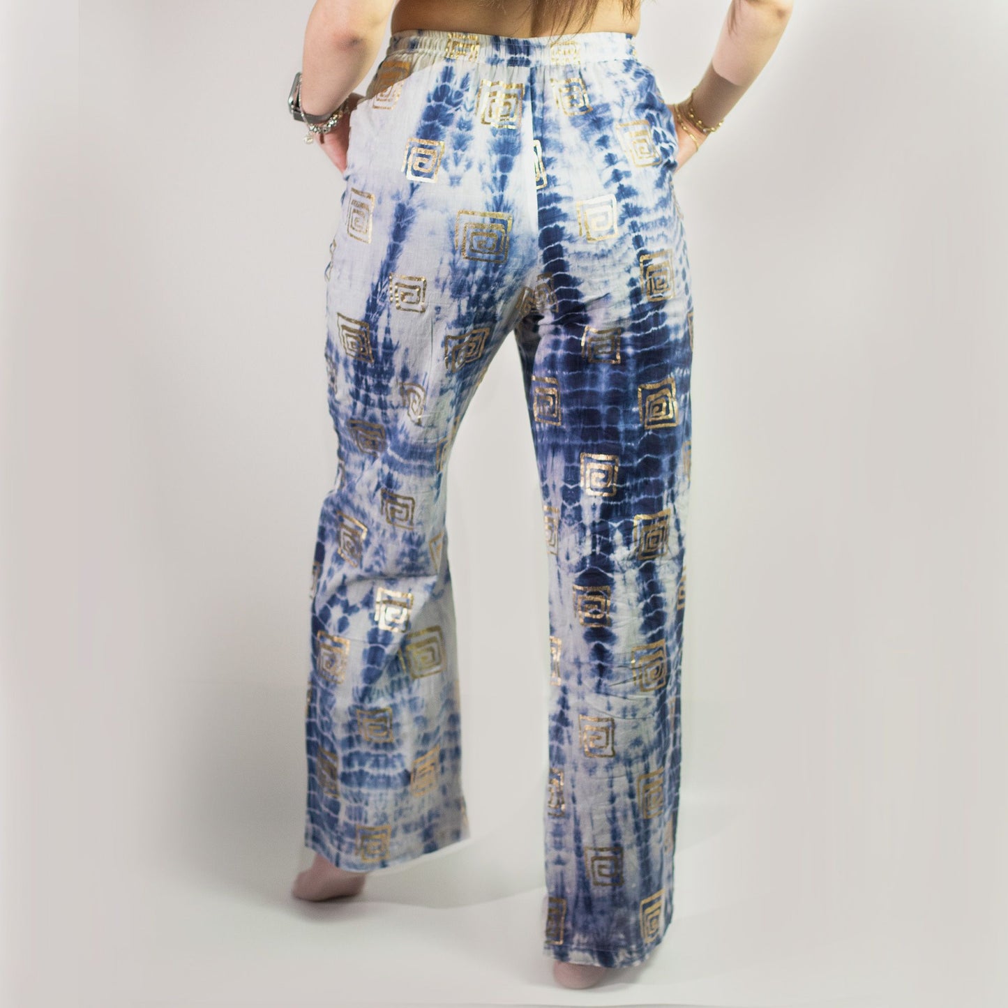 (LXL) Colección Nómada Sari Mediterráneo - Pantalones - Motivo Griego en Oro y Azul