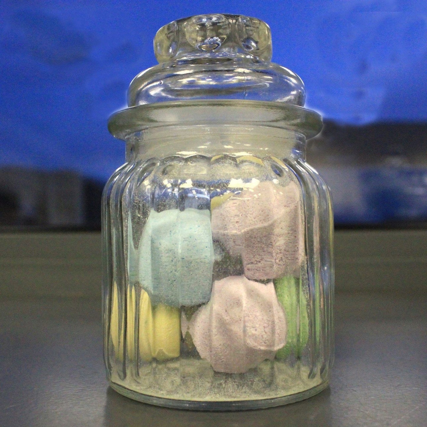 Boîte à bonbons à lignes verticales