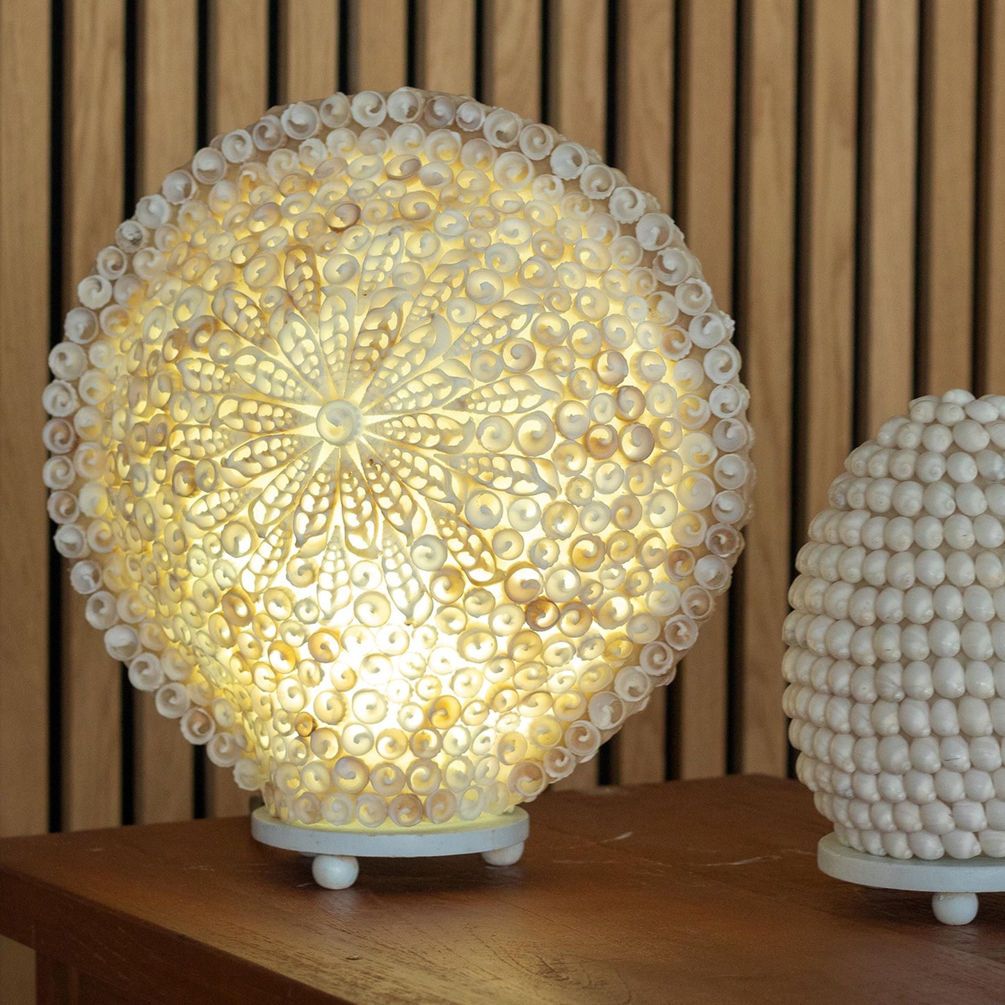Lampe coquillage Boho - Grand coquillage rond - 30 cm