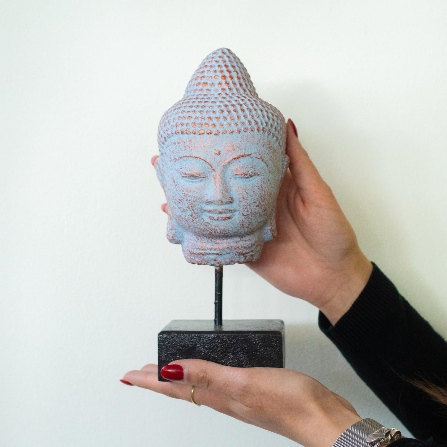 Tête de Bouddha couchée sur socle - Cuivre bleu