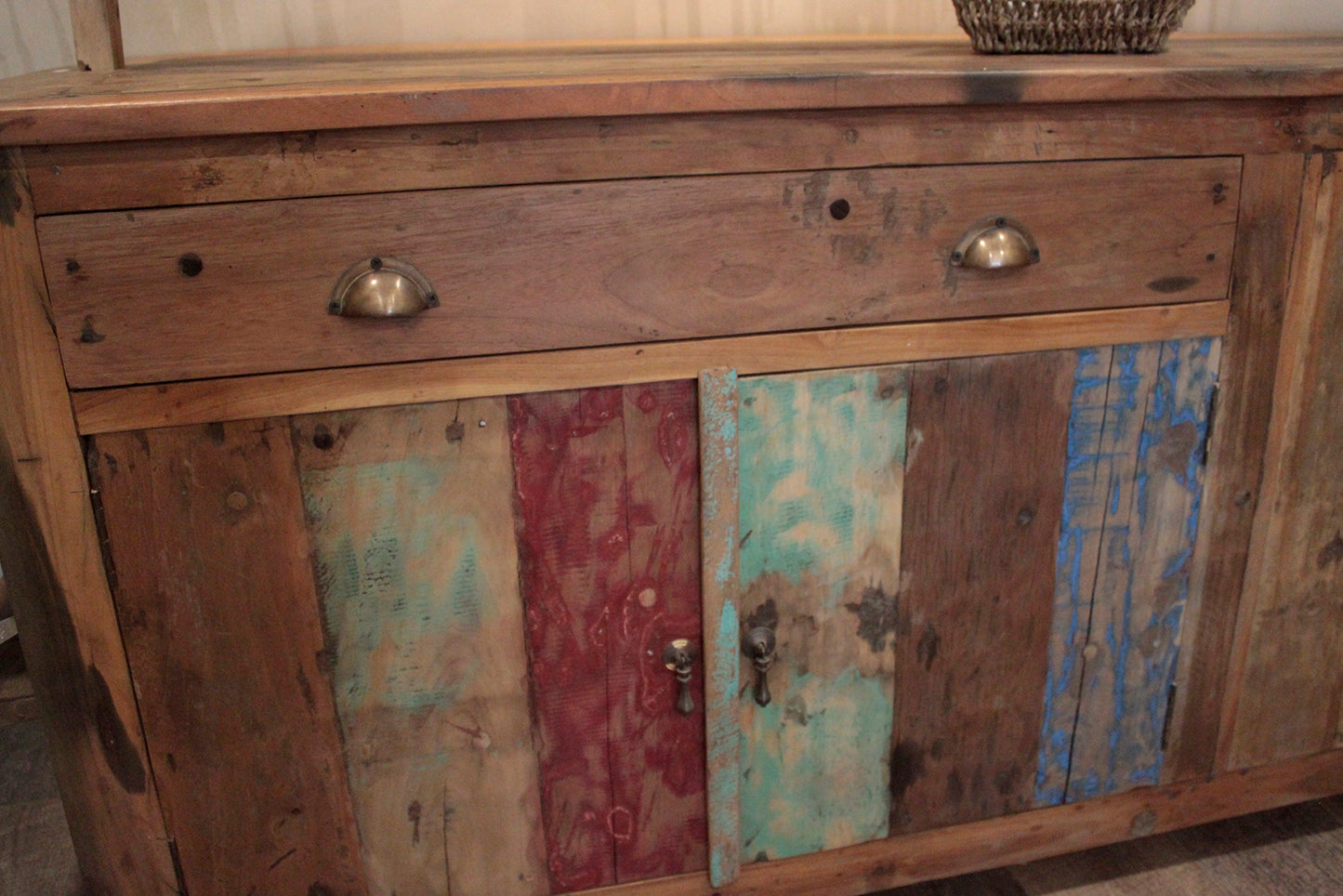 Table d'exposition centrale 207x97x80cm