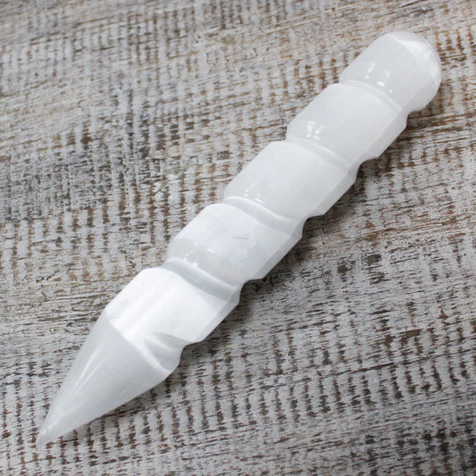 Baguette spirale en sélénite - 16 cm (les deux extrémités sont pointues)