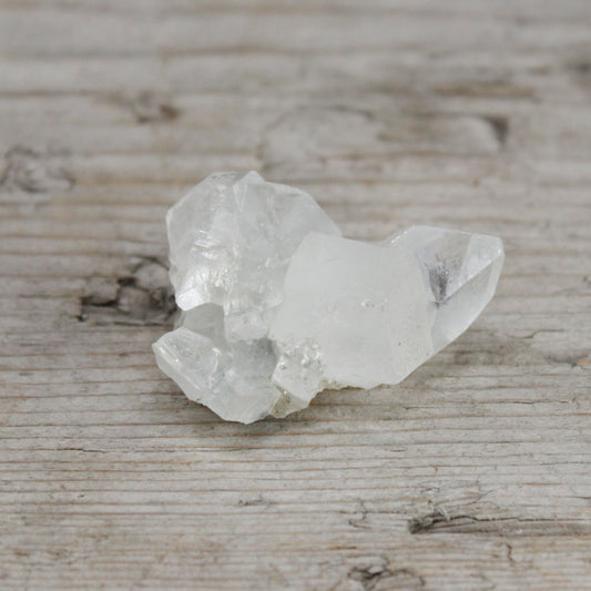 Amas d'apophyllite blanche de 20 à 30 mm