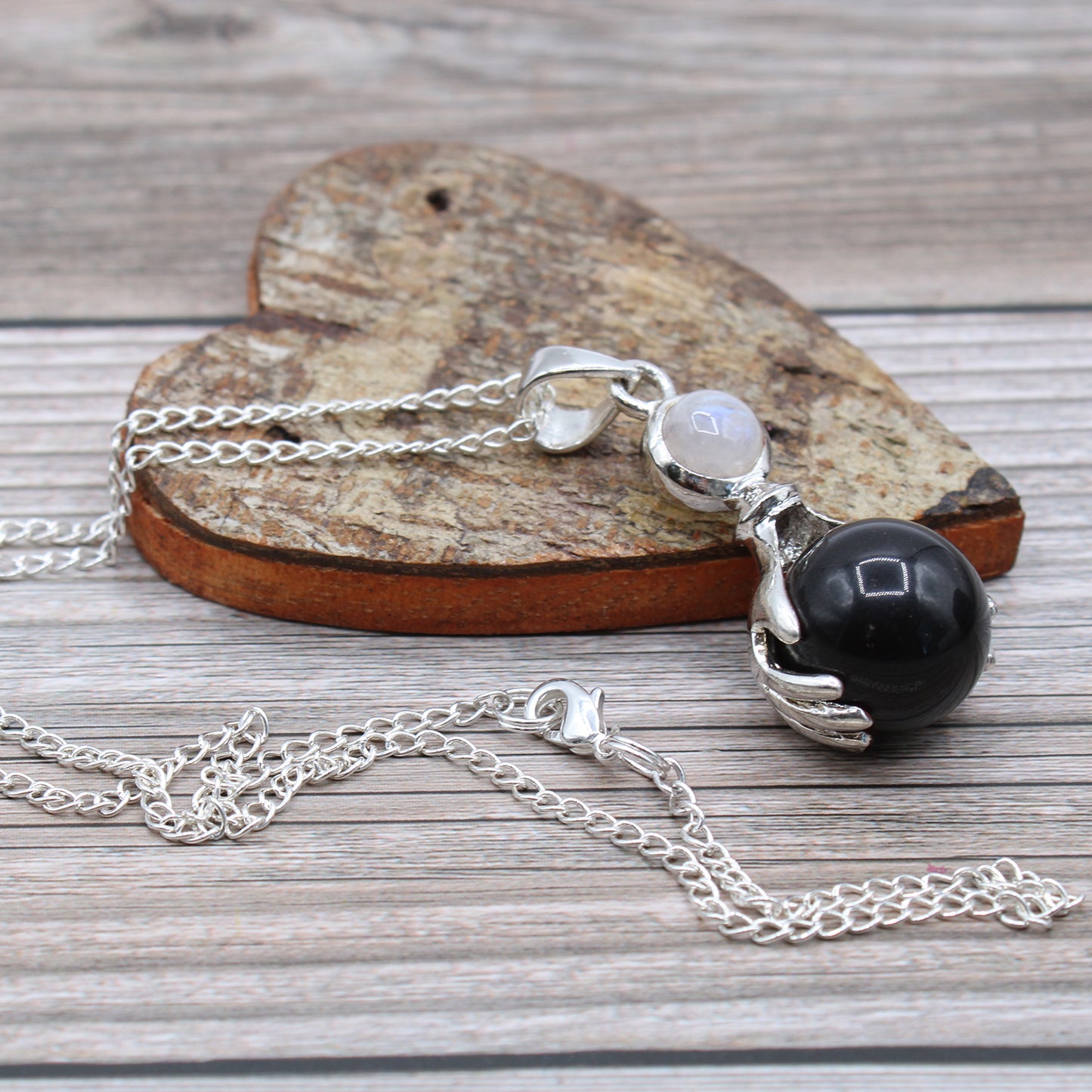 Pendentif mains guérisseuses en pierre précieuse - Agate noire