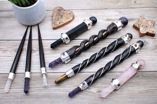 Baguette de guérison sculptée en spirale - Tube en cuivre et quartz rose