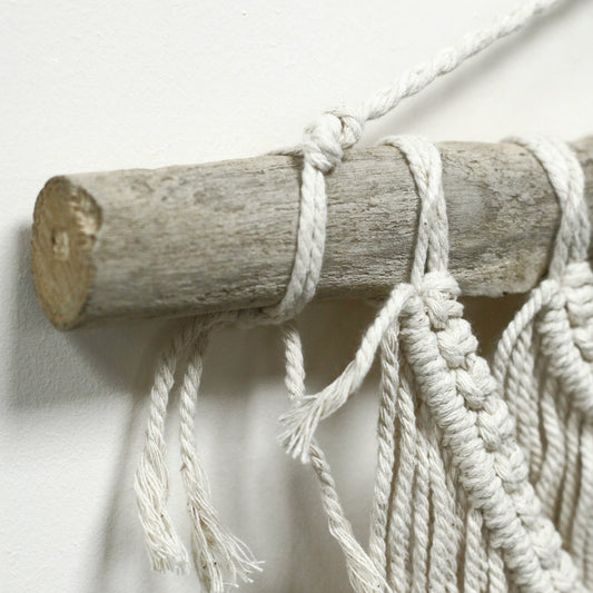 Makramee-Wandteppich - Drei Wellen