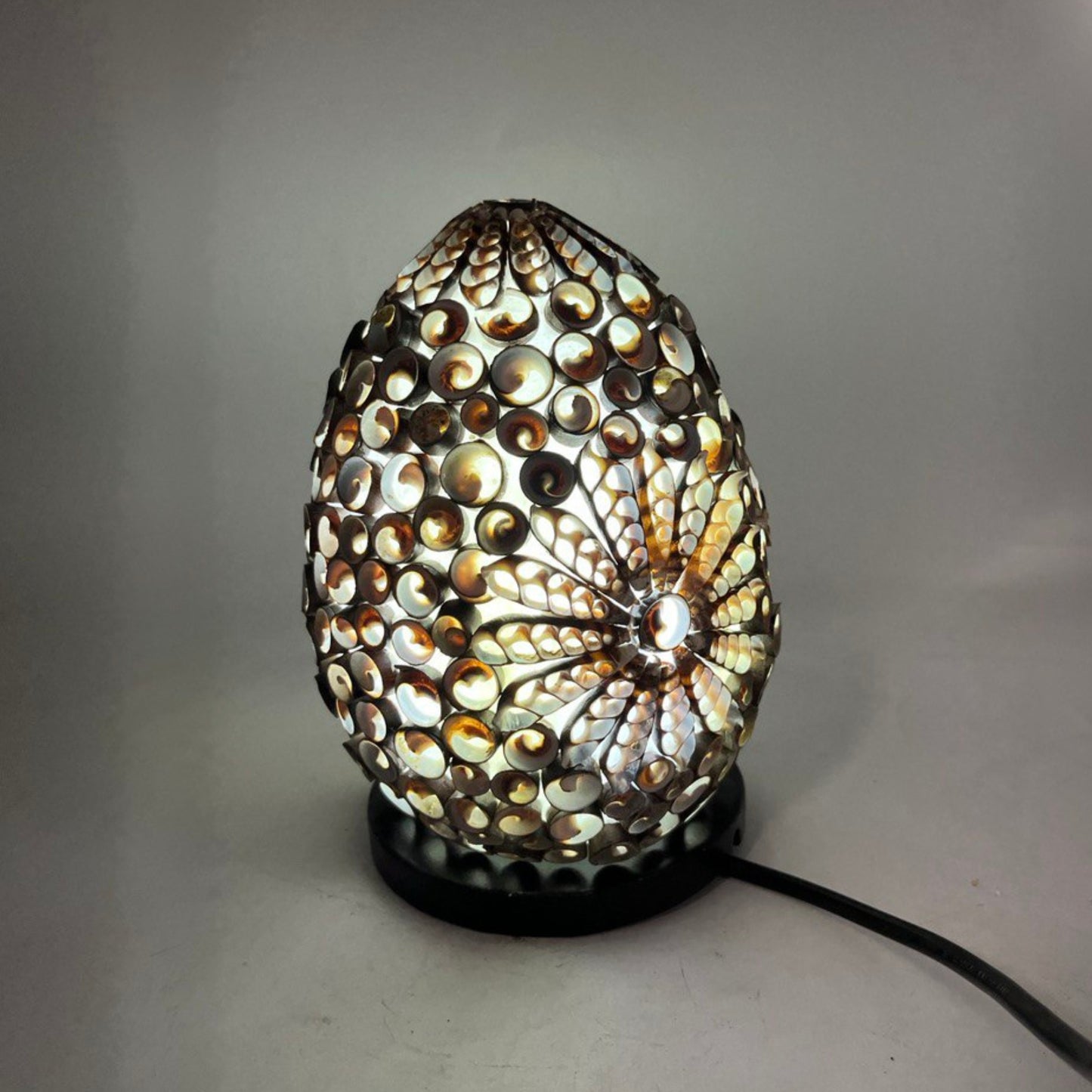 Lampe coquillage Boho - Ovale torsadé chocolat - 15 cm
