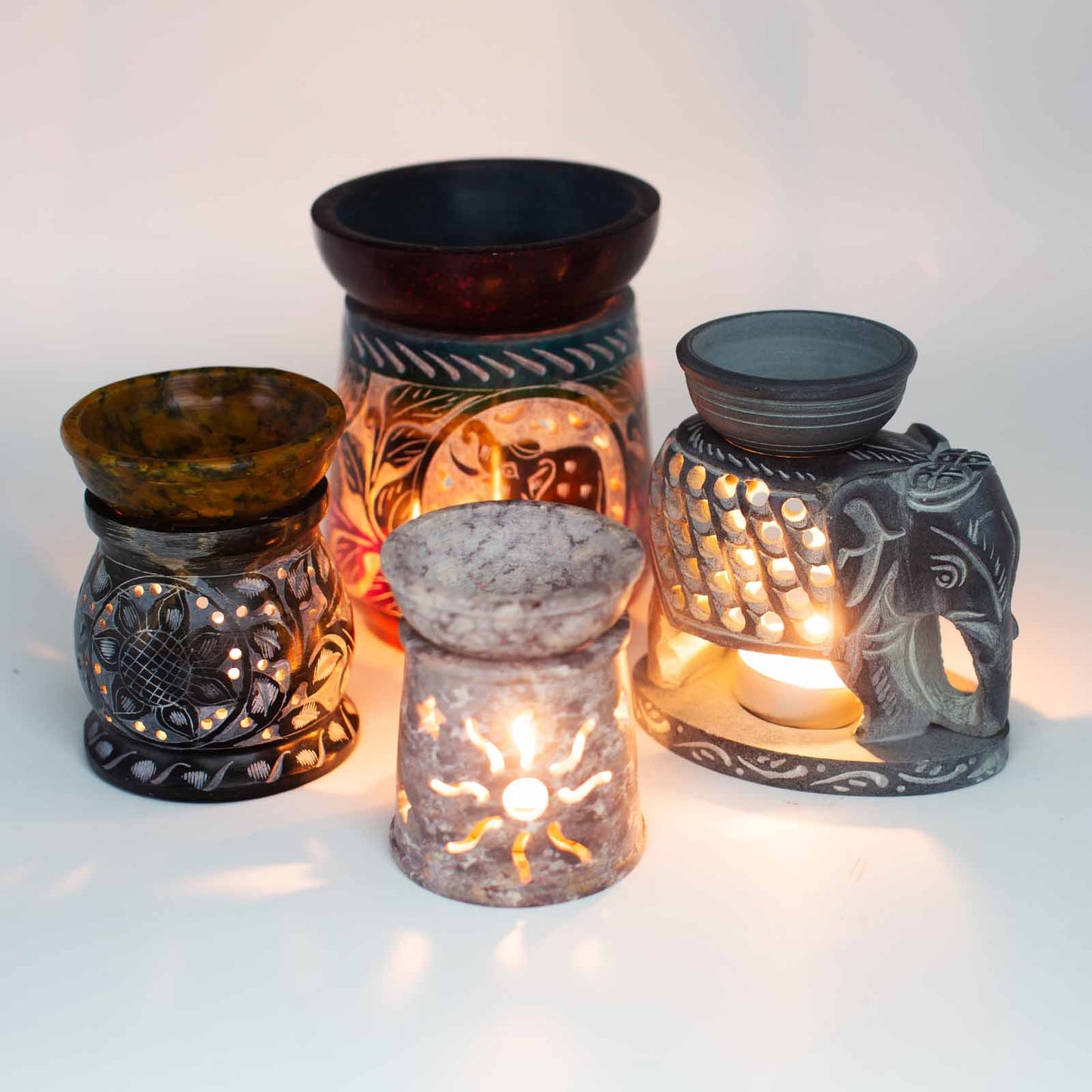 Quemador de aceite de esteatita 10 cm - Flor de mandala - Negro y amarillo