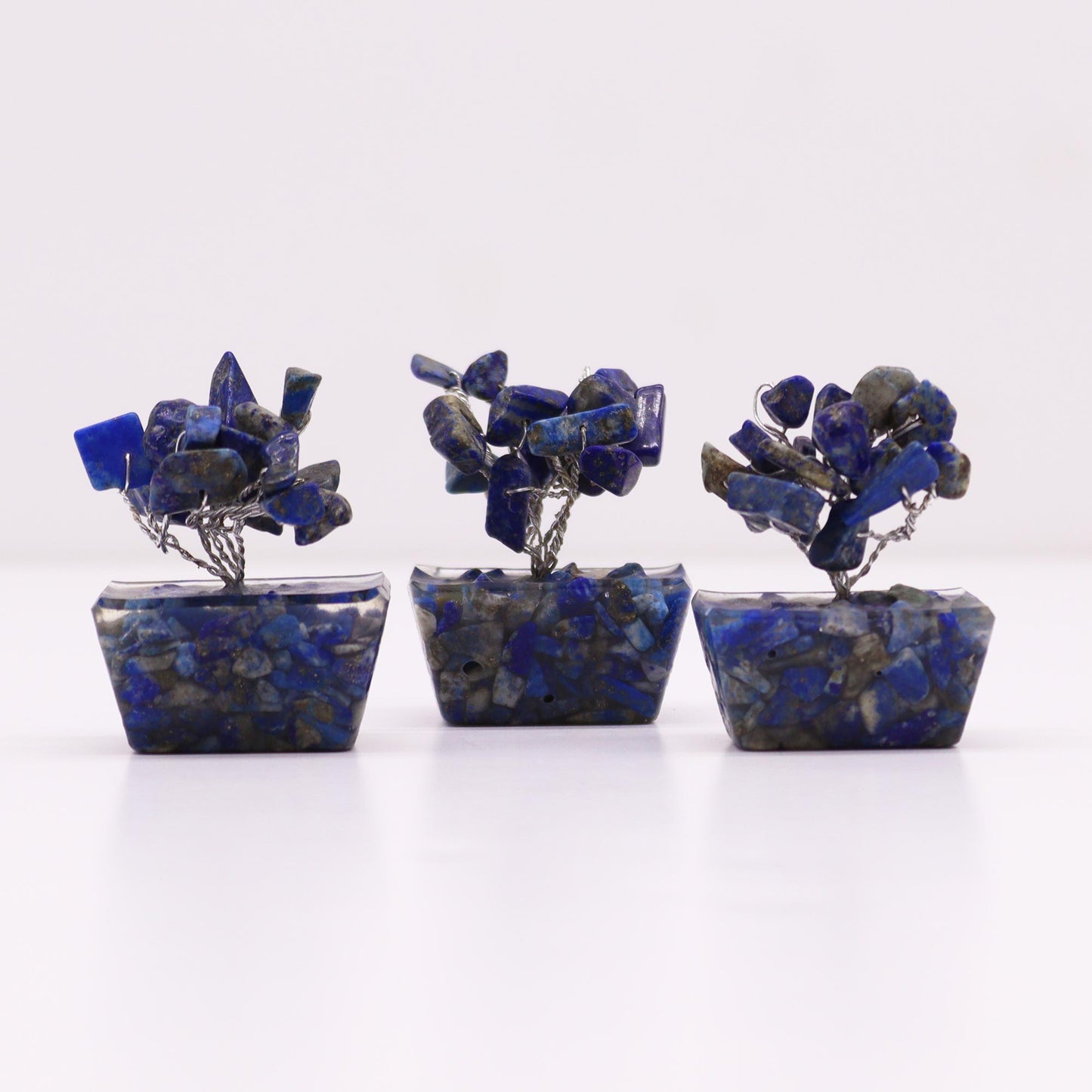 Mini arbre à pierres précieuses sur socle en orgonite - Sodalite (15 pierres)