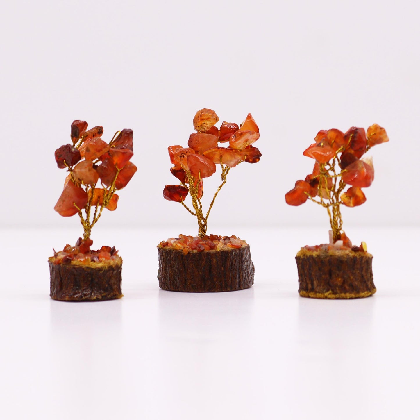 Mini arbre à pierres précieuses sur socle en bois - Cornaline (15 pierres)