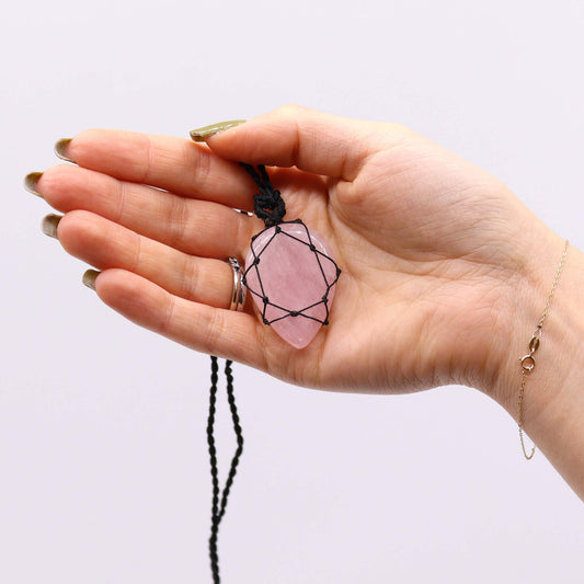 Pendentif en forme de larme entrelacé de pierres précieuses - Quartz rose