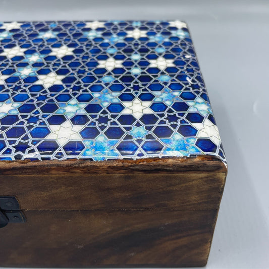 Große glasierte Keramikbox – 20 x 15 x 7,5 cm – Blaue Sterne
