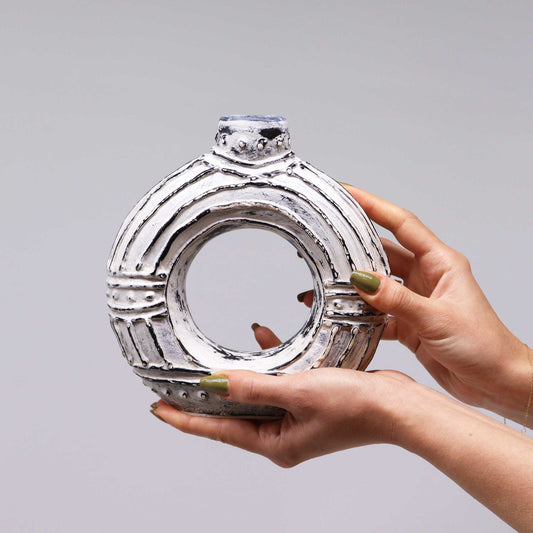 Jarrón redondo con forma de donut - Crema 18cm