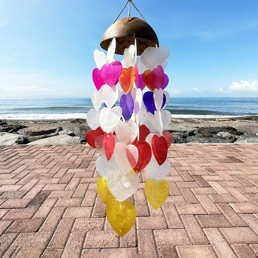 Carillons éoliens en noix de coco et capiz - Grands cœurs - 40 cm