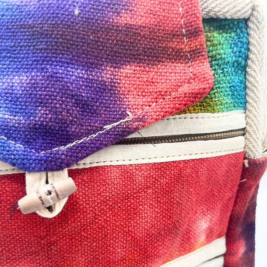 Sac bandoulière en chanvre teint avec 2 fermetures éclair et rabat