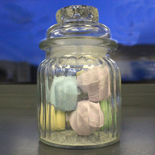 Boîte à bonbons à lignes verticales