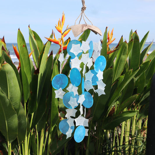 Carillons éoliens en noix de coco et capiz - Dauphins bleus - 30 cm