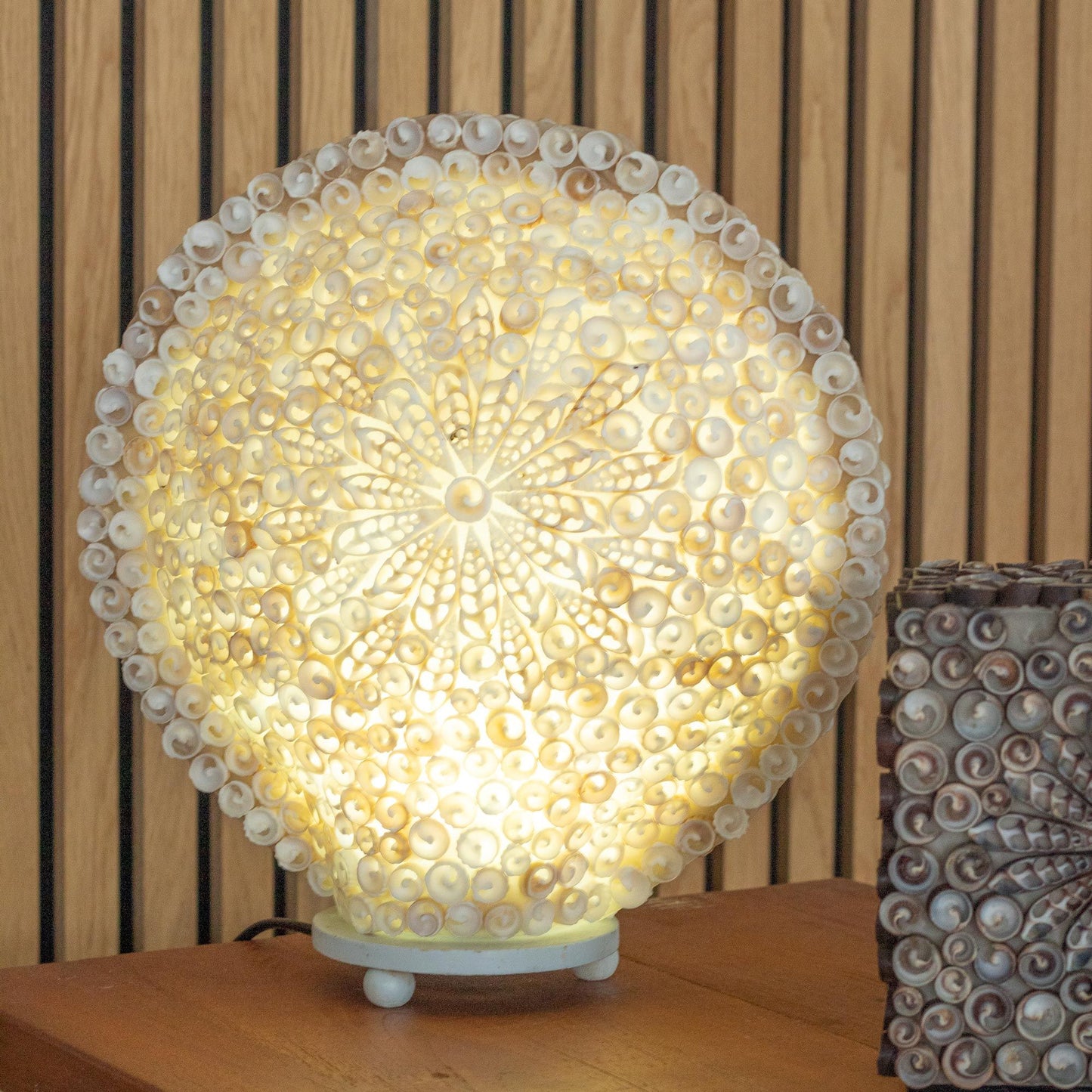 Lampe coquillage Boho - Grand coquillage rond - 30 cm