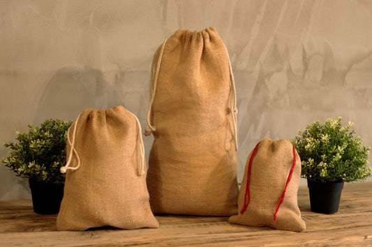BOÎTE Avec sac en jute moyen - 240x300mm